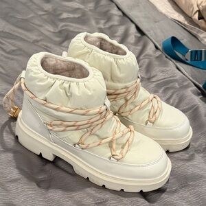 Inuikii Endurance Puffer boots
